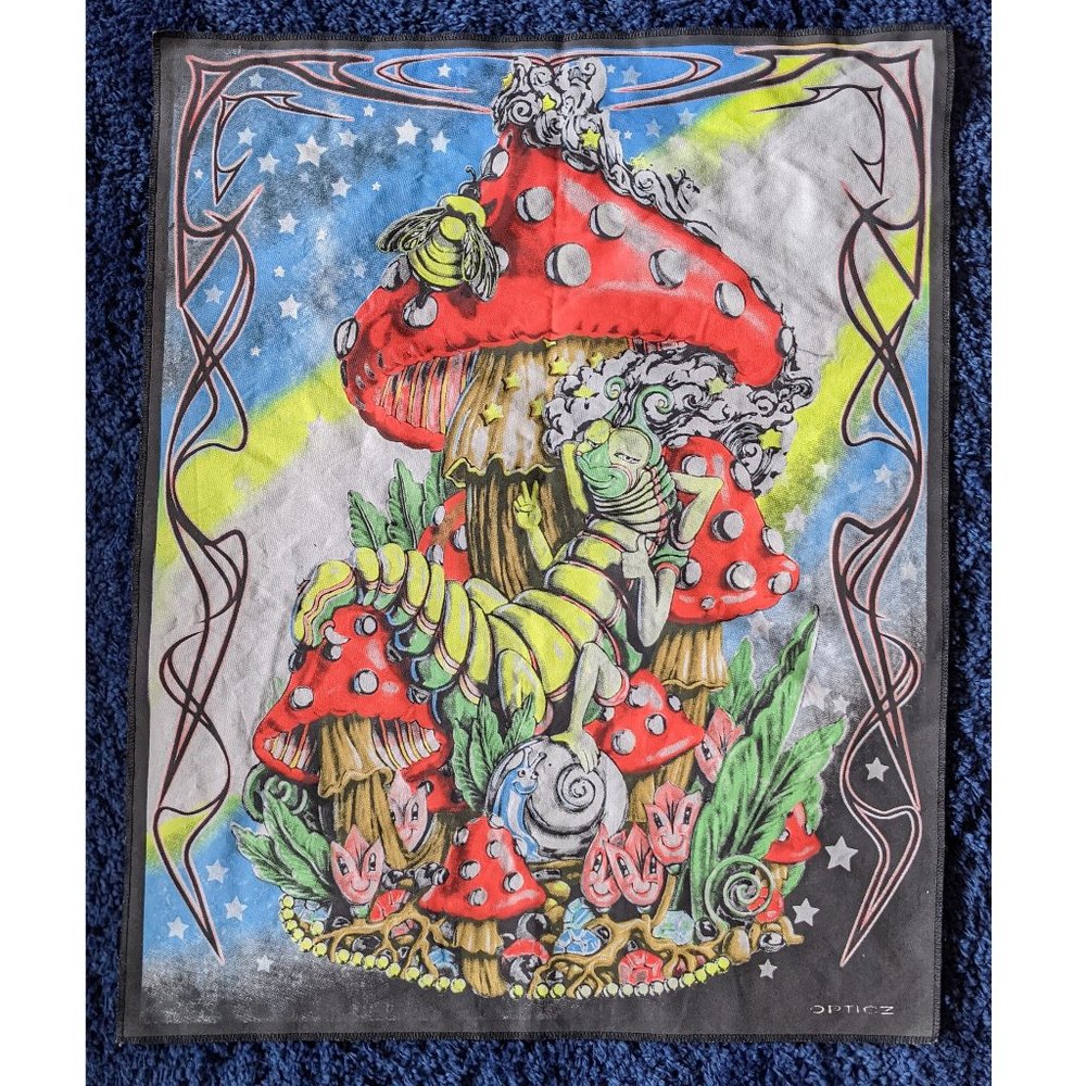 💜NWOT Black Light Reactive Alice In Wonderland Tapestry